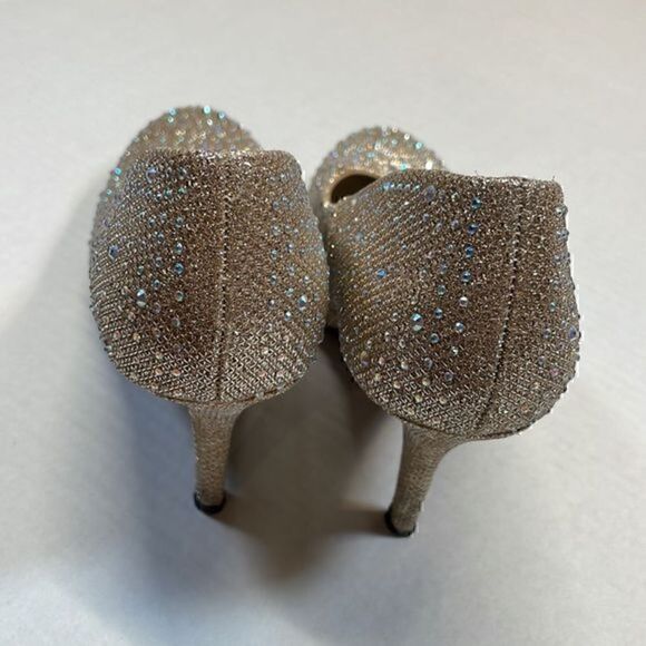 Silver slipper woman’s dress heels. Rose gold. Size 6.5. - Picture 4 of 11